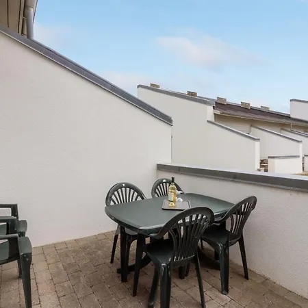 Apartment Laris - 150m From The Sea By Interhome *